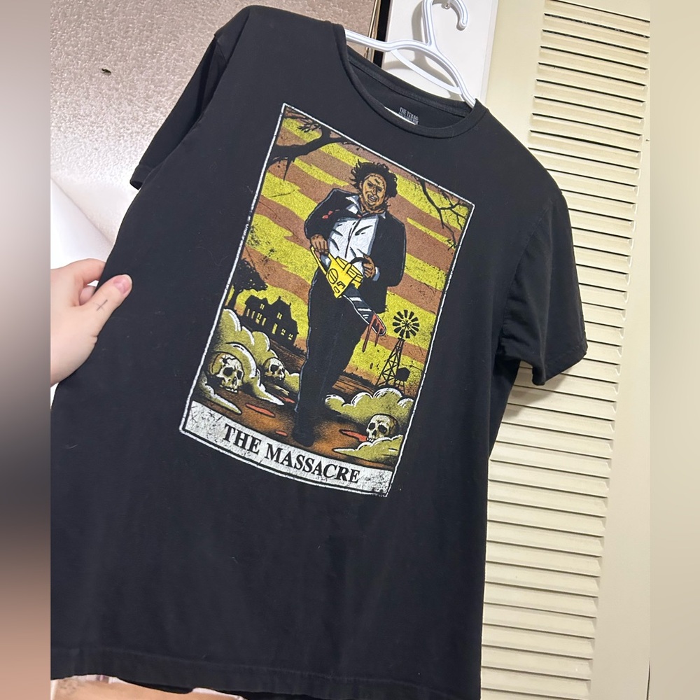 Texas Chainsaw Massacre Shirt - Picture 2 of 4